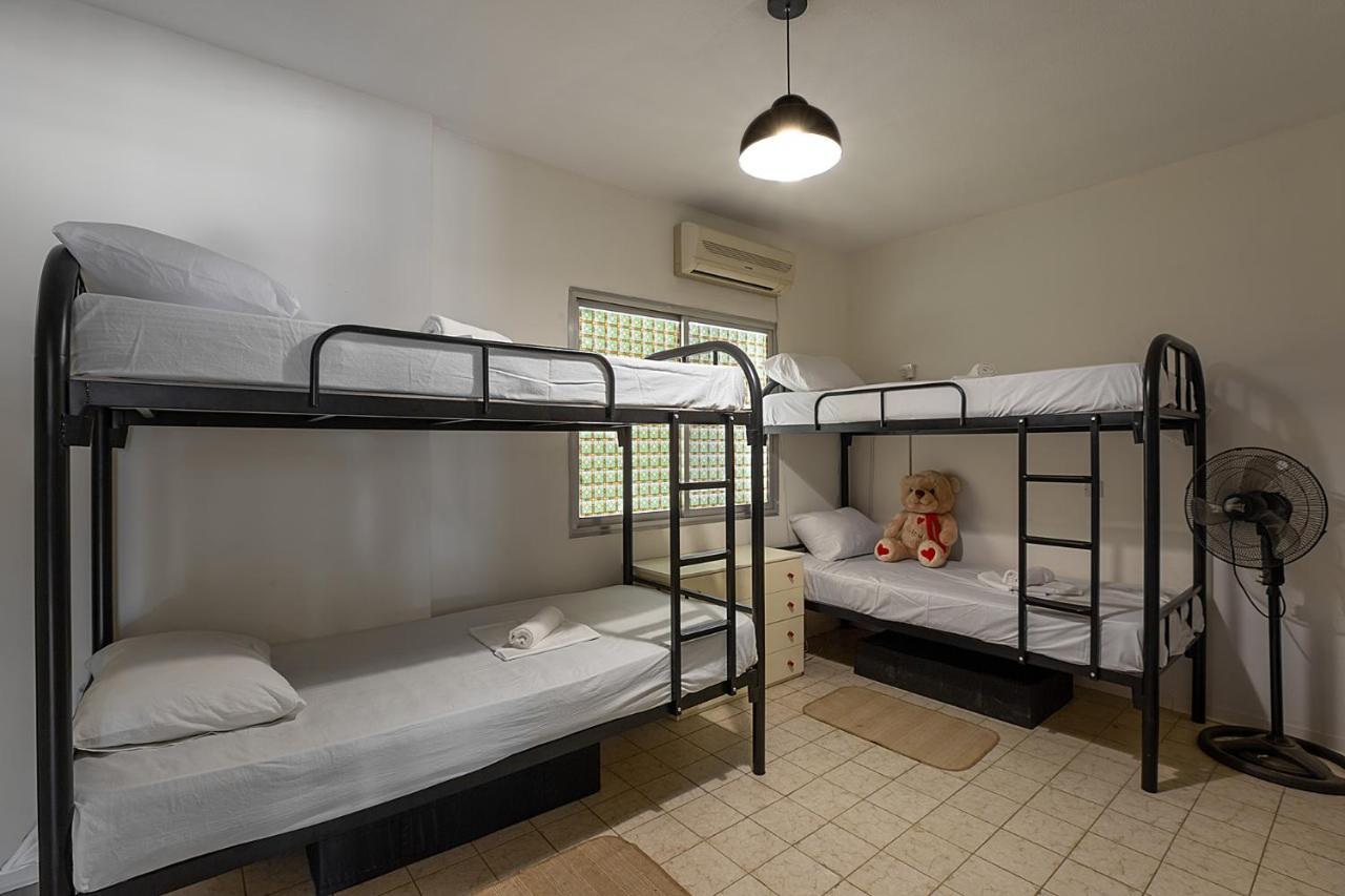 White Hostel Limassol Exterior photo